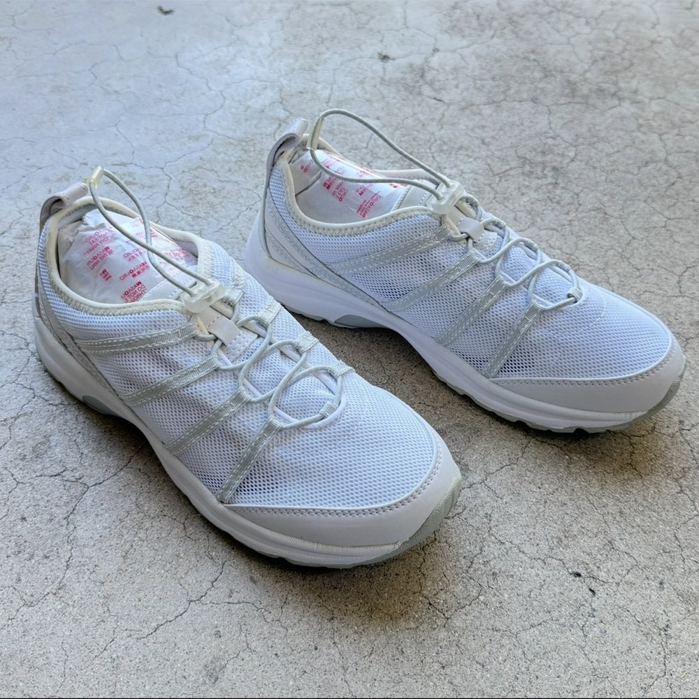 LANDS END WATER SNEAKER.BRAND NEW size 7 new in bag